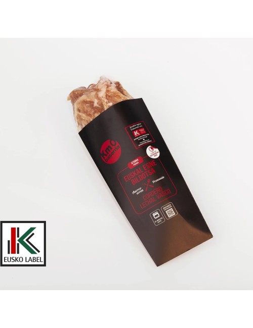 Esneko arkumearen izter aurrez errea. EUSKO LABEL